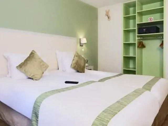 Kyriad 18 - Porte De Clignancourt - Montmartre Hotell 3*