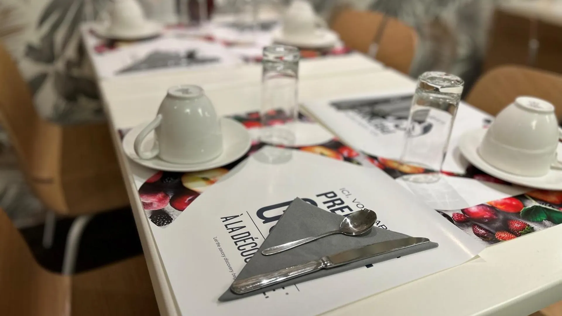 Hotell Kyriad 18 - Porte De Clignancourt - Montmartre Paris