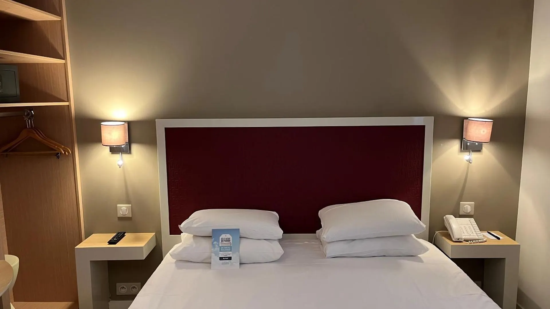 Kyriad 18 - Porte De Clignancourt - Montmartre 3*