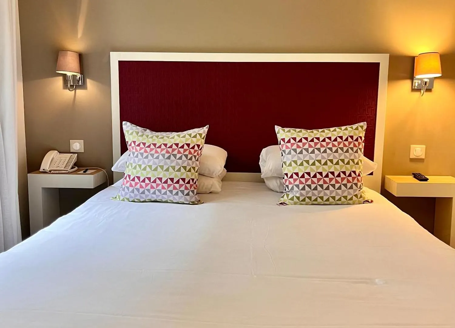 Kyriad 18 - Porte De Clignancourt - Montmartre 3*