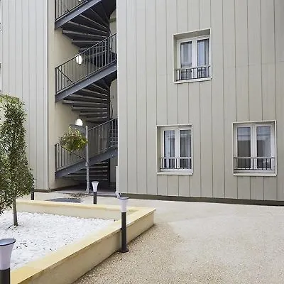 Kyriad 18 - Porte De Clignancourt - Montmartre Hotell