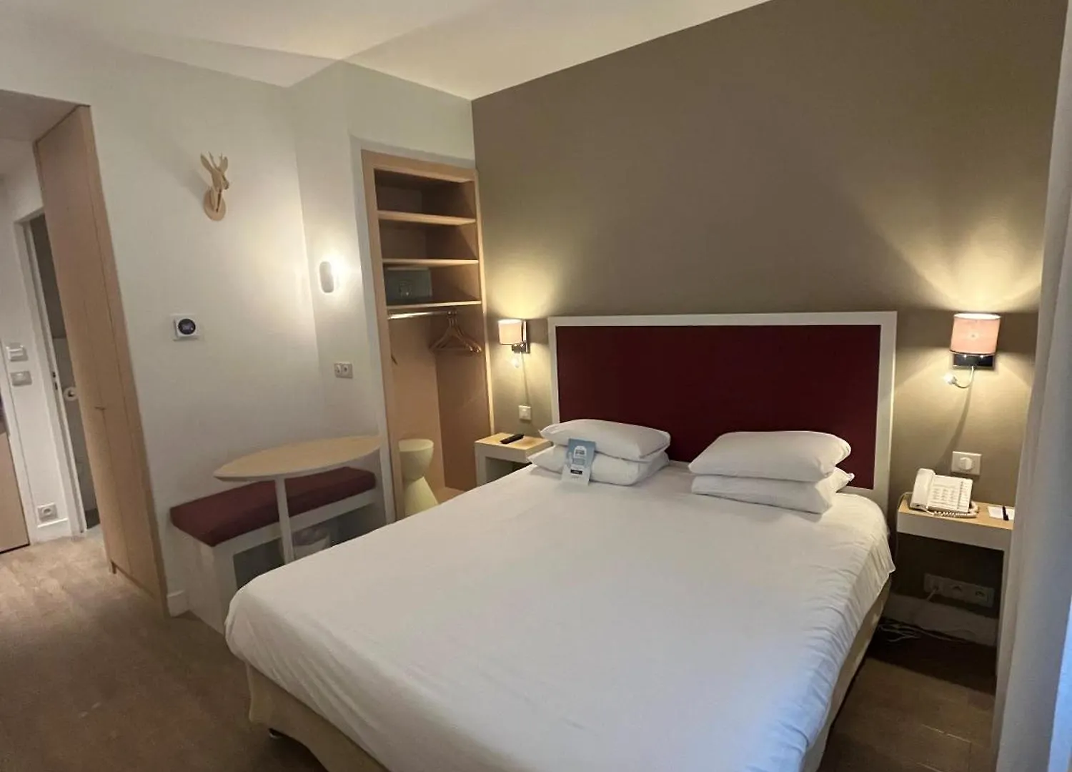 Kyriad 18 - Porte De Clignancourt - Montmartre Hotel Paris