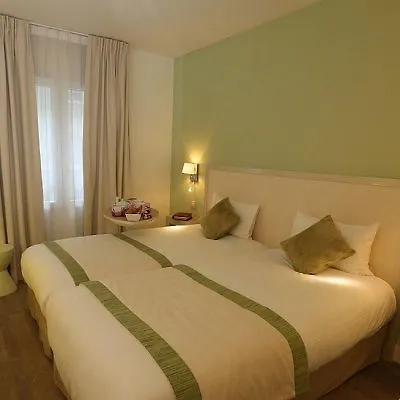 Kyriad 18 - Porte De Clignancourt - Montmartre Hotel Paris