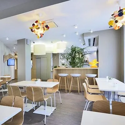 Kyriad 18 - Porte De Clignancourt - Montmartre Hotel Paris