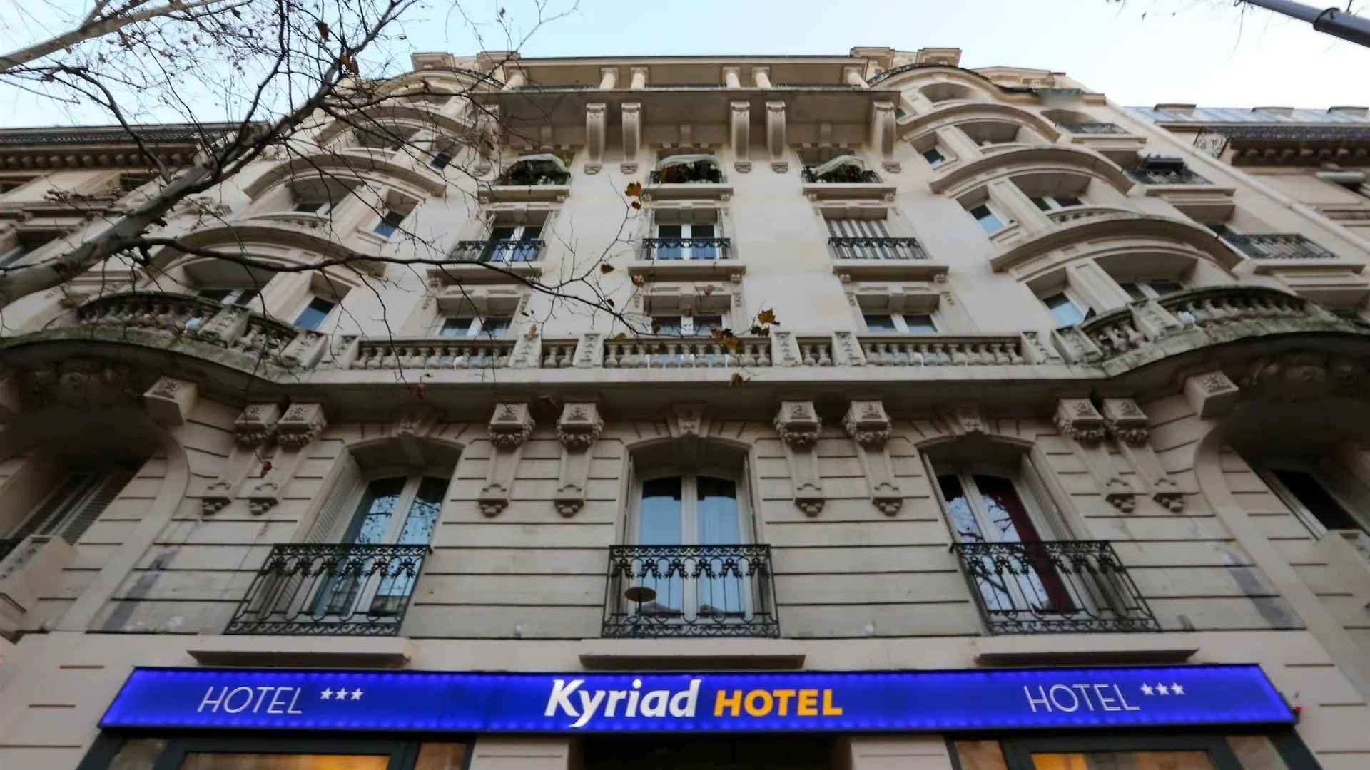 Kyriad 18 - Porte De Clignancourt - Montmartre Hotel Paris