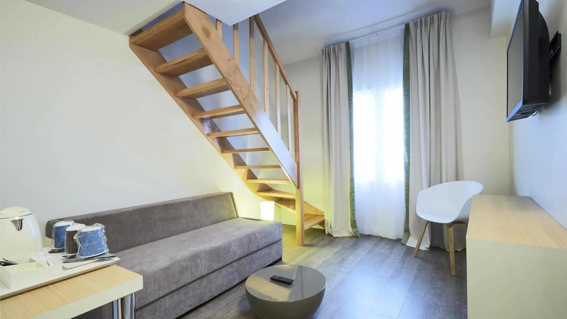 Kyriad 18 - Porte De Clignancourt - Montmartre Hotel
