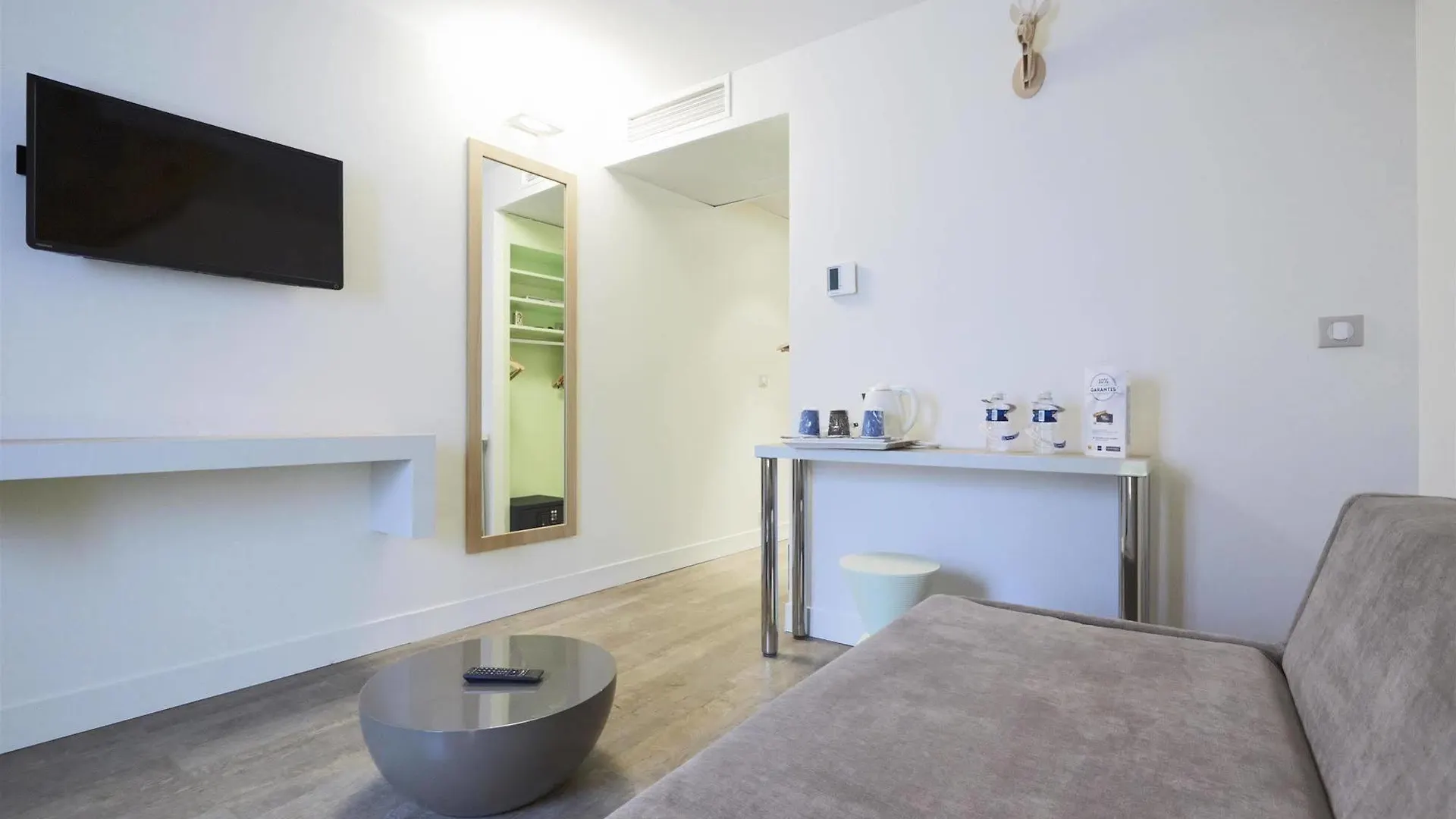 Kyriad 18 - Porte De Clignancourt - Montmartre Hotel Paris