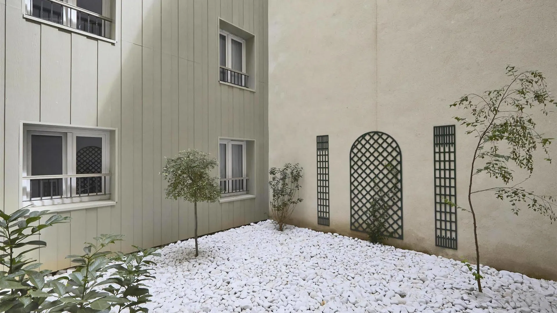 Kyriad 18 - Porte De Clignancourt - Montmartre Hotel